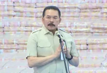 Kejagung Pamerkan Tumpukan Uang Rp11,4 Triliun