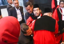 Anwar Usman Pingsan Usai Wisuda Purnabakti di Gedung MK