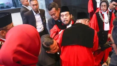 Anwar Usman Pingsan Usai Wisuda Purnabakti di Gedung MK