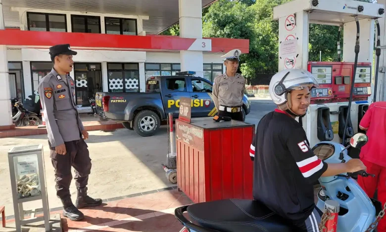 Polres Sumbawa Barat Pantau Aktivitas di SPBU