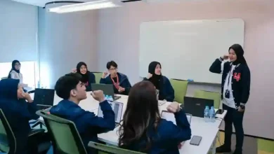 Ilustrasi mahasiswa yang mengikuti program PKL Kemendiktisaintek.