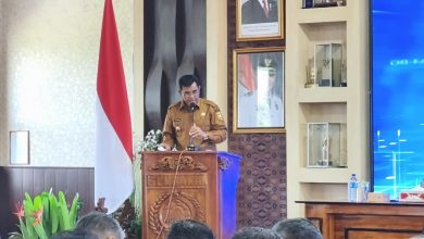 Bupati Sumbawa Syarafuddin Jarot pimpin rakor pengadaan barang dan jasa 2026.