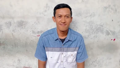 Bendahara Pokdarwis Pantai Viral Kali Ancar Muhammad Ridwan