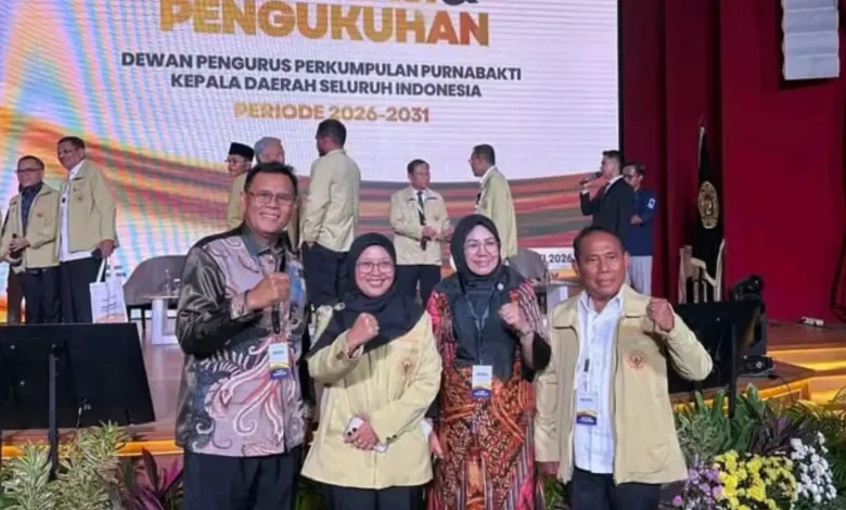 Bupati Jarot Hadiri Deklarasi dan Pengukuhan PERPUKADESI