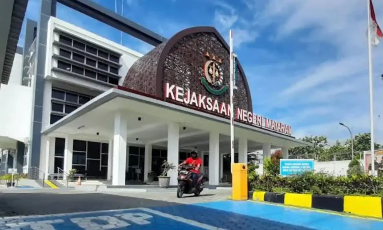 Gedung Kejari Mataram Dugaan Korupsi Dana Pengelolaan Darah PMI Lombok Barat