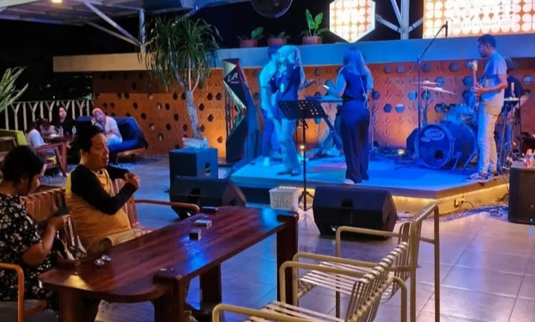 Live Music Kafe di Mataram