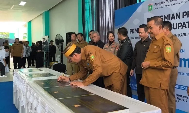 Peresmian Proyek Infrastruktur Sumbawa oleh Jarot-Ansori