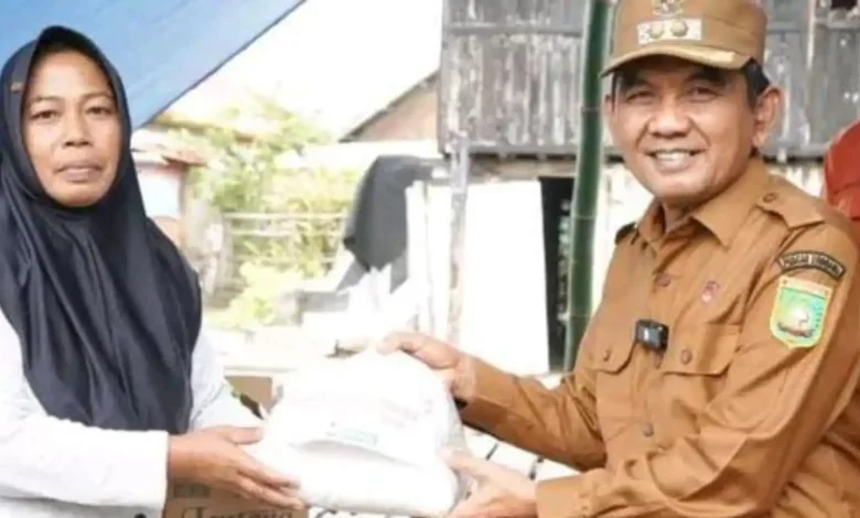Ansori tinjau kebakaran