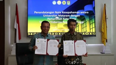 Rektor Universitas Mataram Prof. Sukardi