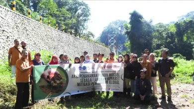 Pelaksanaan kegiatan tanam pohon di kawasan hutan lindung Desa Karang Sidemen, Kecamatan Batukliang Utara, Lombok Tengah.