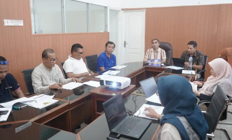 Pemkot Bima bersama BPJS Kesehatan Bima menggelar Rapat Forum Komunikasi, terkait implementasi strategi penguatan rekrutmen dan reaktivasi peserta menuju UHC berkualitas.