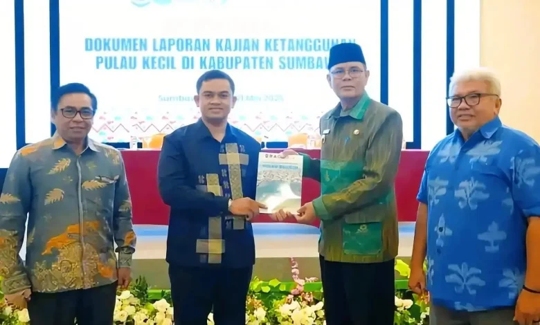 Bupati Jarot Minta Dana Desa Fokus Perkuat Kesiapsiagaan Bencana Pulau Kecil