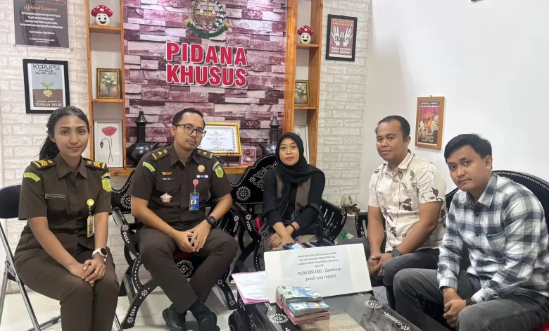 Giliran Rekanan Kembalikan Rp90 Juta Kerugian Negara Kasus Pokir DPRD Lombok Barat
