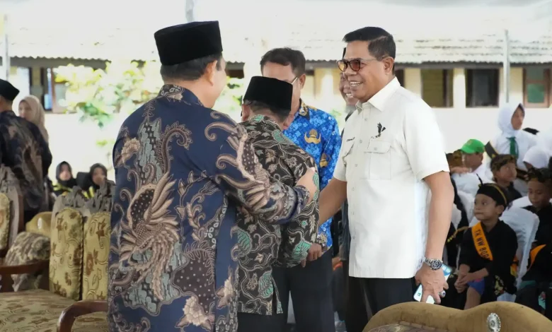 Bupati Lombok Timur Tawarkan Bantuan Hibah ke Ponpes