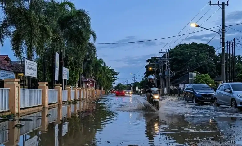 Saluran Sempit, Air Meluap: Potret Krisis Drainase di Pemukiman Padat Kota Mataram