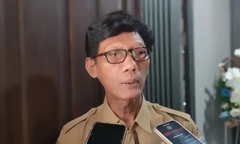 Ketua Tim Pemeriksa Kasus Pelanggaran Disiplin Pegawai Pemkot Mataram Taufik Priyono
