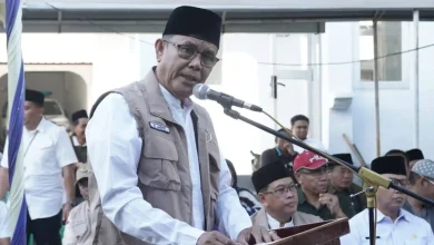 Bupati Jarot Lepas 330 Jemaah Haji Kabupaten Sumbawa ke Tanah Suci