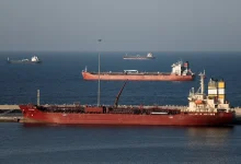 Kapal di Selat Hormuz
