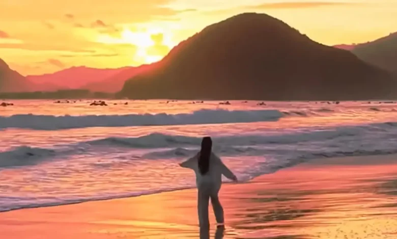 Pantai Selong Belanak Sunset di Lombok