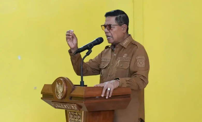Pemkab Lombok Timur dan Baznas Salurkan Bantuan untuk Pedagang Korban Kebakaran Pasar Pringgabaya