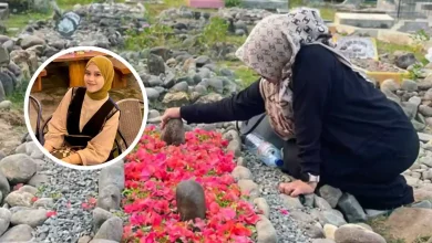 Momen saat ibu NDR mendatangi makam anaknya, Minggu, 14 Juni 2026.