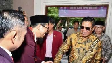 Bupati Lombok Timur H. Haerul Warisin (kanan), saat menghadiri sekaligus membuka Rakerda PPNI 2026 di Selong, Kamis, 30 April 2026.