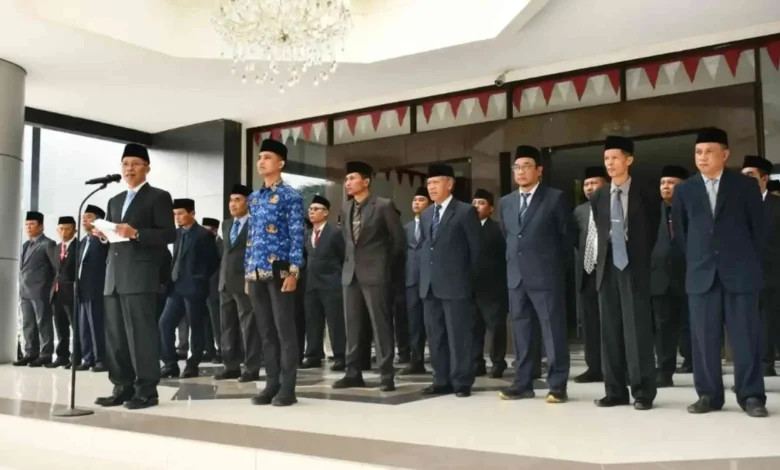 Momen Pemkab Lombok Timur saat peringatan Hari Otonomi Daerah dan membahas pengendalian inflasi pada Senin, 27 April 2026.