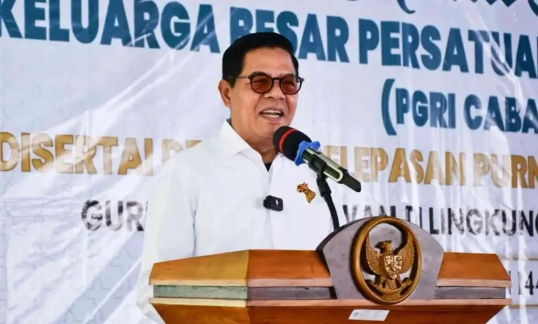 Bupati Lombok Timur Haerul Warisin saat menghadiri acara halalbihalal PGRI Cabang Selong dan membahas kemajuan sektor pendidikan daerah pada Rabu, 15 April 2026.