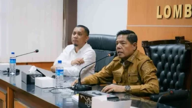 Bupati Lombok Timur Haerul Warisin saat acara hearing bersama Gempur terkait kelangkaan gas elpiji pada Senin, 13 April 2026.