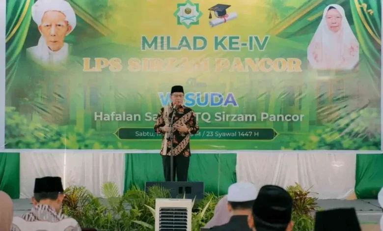 Wakil Bupati Lombok Timur Edwin Hadiwijaya saat membahas masalah elpiji di kegiatan peringatan milad ke-4 Lembaga Pendidikan Sosial (LPS) Sirzam Pancor pada Sabtu, 11 April 2026.