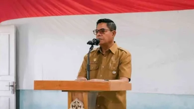 Bupati Lombok Timur, Haerul Warisin, saat membahas nasib PPPK Paruh Waktu di Gedung Serbaguna Dasan Lekong pada Senin, 30 Maret 2026.