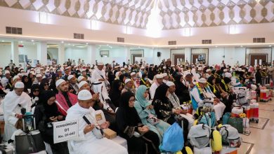 Suasana penerimaan jemaah haji kloter 10 Kota Mataram di Asrama Haji Lombok.