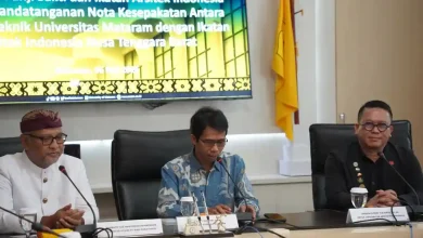 Rektor Unram, Prof. Sukardi (tengah) saat membuka acara penandatanganan nota kesepahaman kolaborasi pembangunan berkelanjutan bersama PT BIBU dan IAI, di Ruang Sidang Rektor Unram, Rabu, 6 Mei 2026.