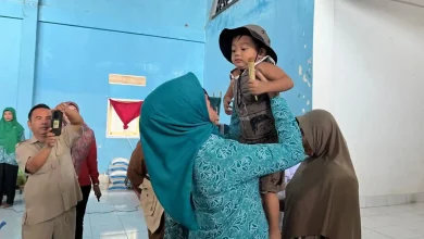 Ketua TP-PKK NTB, Hj. Sinta Agathia, saat berkunjung ke Lombok Timur, untuk bersinergi mewujudkan model Desa Berdaya di Sakra, Senin, 15 Juni 2026.