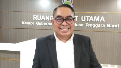 Wakil Ketua Komisi IV DPRD NTB, Sudirsah Sujanto saat diwawancarai NTBSatu, 20 Mei 2026.