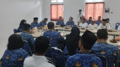 Kepala Desa Se- kecamatan Batu Layar saat Rapat Koordinasi bersama Pemkab Lobar, guna membahas keluhan Dana Desa, Batu Layar, Rabu, 17 Juni 2026.