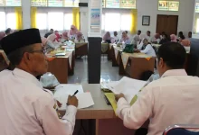 Suasana rapat pleno kenaikan kelas SMKN 3 Mataram yang berlangsung di Ruang Rapat Utama SMKN 3 Mataram, Rabu, 17 Juni 2026.