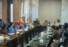 DPRD Kota Mataram mengadakan rapat dengan empat OPD teknis mendorong penyusunan perda penanganan LGBT.