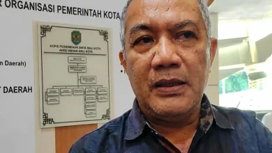 Sekretaris Dukcapil Kota Mataram Lalu Ahmad Gunadi diwawancarai terkait PNS Mataram Masuk Data Miskin Ekstrem Akibat Salah Input.