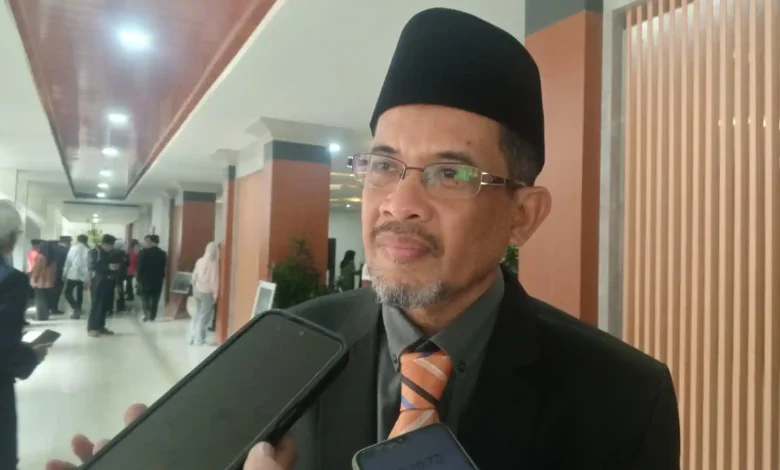 Wakil Ketua II DPRD NTB, Yek Agil Al Haddar saat memberikan keterangan kepada media, Senin, 22 Juni 2026.