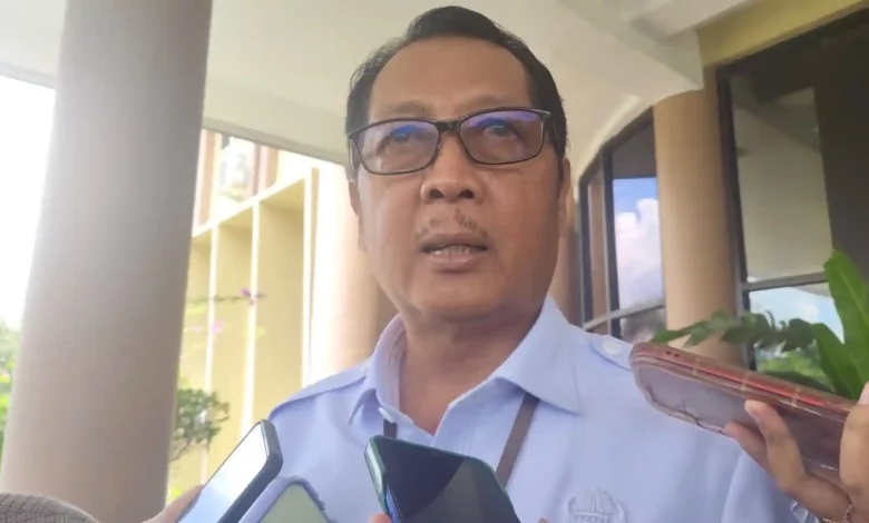 Sekda Kota Mataram, Lalu Alwan Basri buka suara soal kelebihan bayar Rp851 juta dalam pengerjaan proyek Kantor Wali Kota Mataram, Bale Mentaram usai menghadiri Rapat Paripurna DPRD Kota Mataram, Senin, 22 Juni 2026.