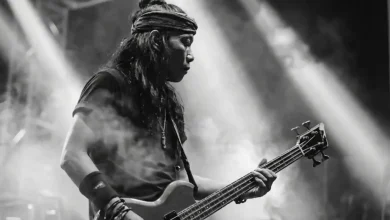 Bassis sekaligus gitaris Amtenar, Igor, turut menanggapi penolakan terhadap kedatangan Agam Rinjani dan Panji Petualang ke Gunung Rinjani.