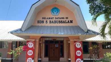 Gedung SDN 5 Babussalam, Gerung, tampak sepi saat siswa menjalani masa libur sekolah, Selasa, 23 Juni 2026.