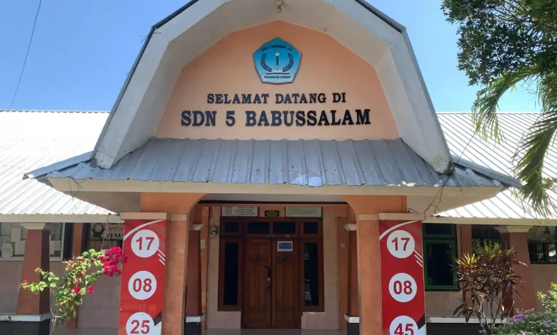 Gedung SDN 5 Babussalam, Gerung, tampak sepi saat siswa menjalani masa libur sekolah, Selasa, 23 Juni 2026.