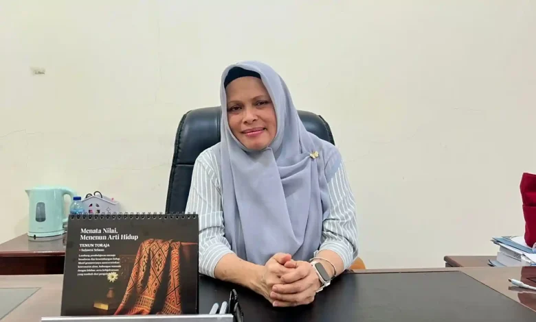 Kepala Dinas Dukcapil Kabupaten Sumbawa Barat, Ferial.