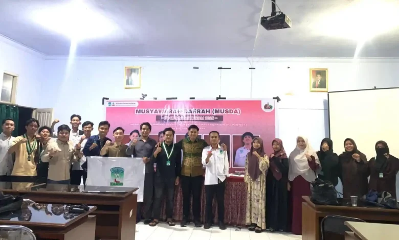 Pengurus Daerah Kesatuan Aksi Mahasiswa Muslim Indonesia (PD KAMMI) Mataram mendesak Pemerintah Kota Mataram mempercepat penyusunan Peraturan Daerah (Perda) Pencegahan LGBT.