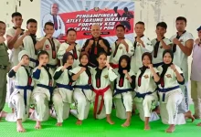 Tim Tarung Derajat KSB berfoto bersama usai menjalani pendampingan latihan dari Pelatih PON NTB di Sekretariat Tarung Derajat KSB, Kota Taliwang.