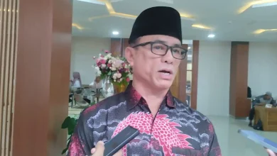 Sekretaris Komisi IV DPRD NTB, Hasbullah Muis Konco, menegaskan akan melaporkan persoalan ruas jalan Lenangguar–Lunyuk kepada aparat penegak hukum (APH) apabila menemukan indikasi kesengajaan, Rabu, 24 Juni 2026.