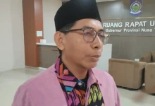 Anggota DPRD NTB Fraksi PKS, Sambirang Ahmadi saat mengaku kecewa atas jawaban Pemprov NTB dalam paripurna, Kamis, 25 Juni 2026.