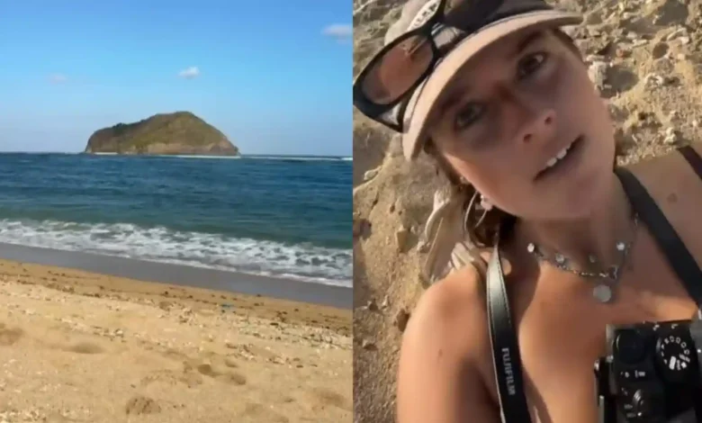 Seorang wisatawan mancanegara tunjukkan keindahan pantai di Lombok bagian selatan yang kurang diapresiasi dan diketahui turis lain.